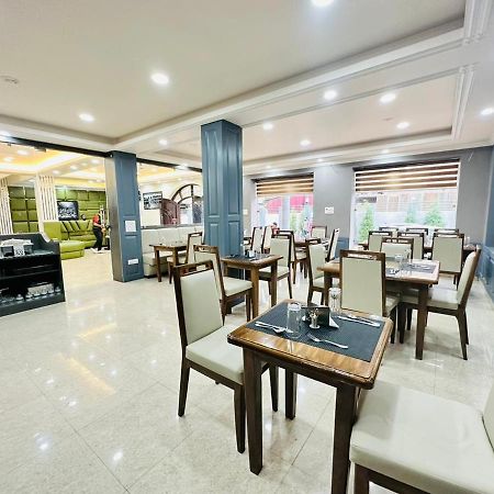 Srinagar Group Of Hotels ภายนอก รูปภาพ
