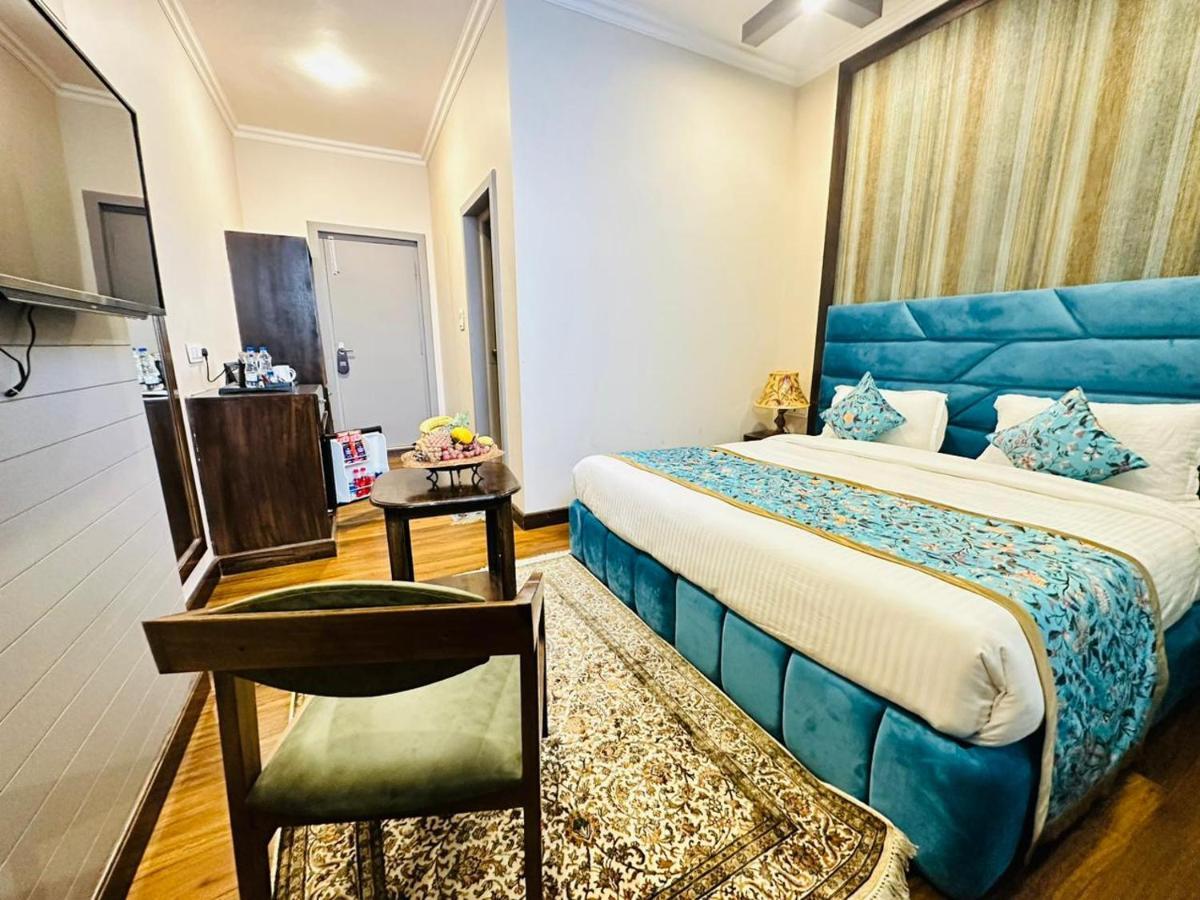 Srinagar Group Of Hotels ภายนอก รูปภาพ