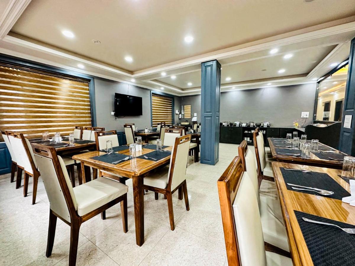 Srinagar Group Of Hotels ภายนอก รูปภาพ