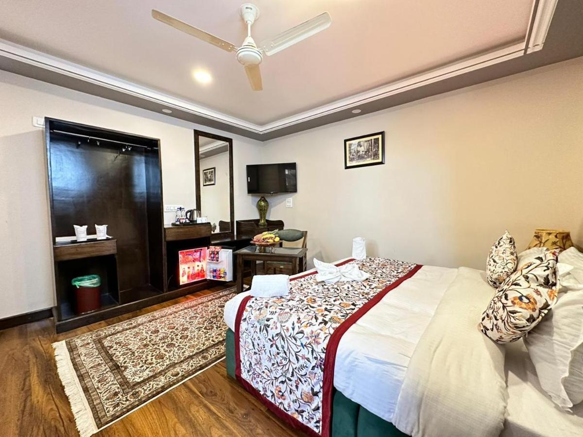Srinagar Group Of Hotels ภายนอก รูปภาพ