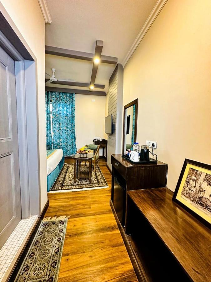 Srinagar Group Of Hotels ภายนอก รูปภาพ